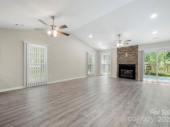 4th image of 11120 Michaelangelo Ct