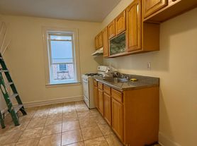 75 N 7th St