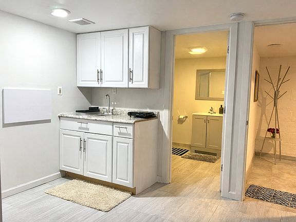 3rd image of 114 Dawn Dr #1
