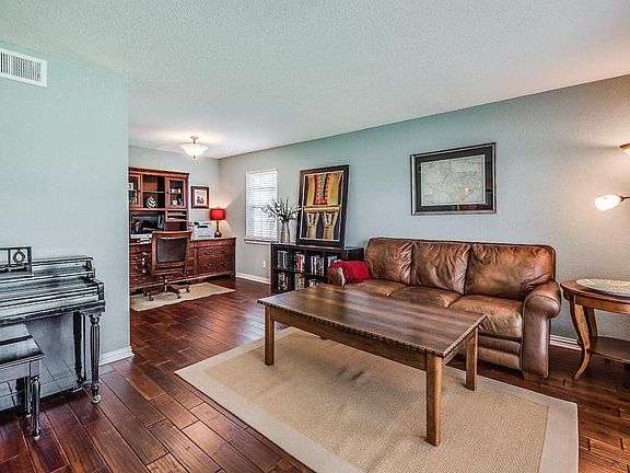 5th image of 2146 Lake Crest Dr