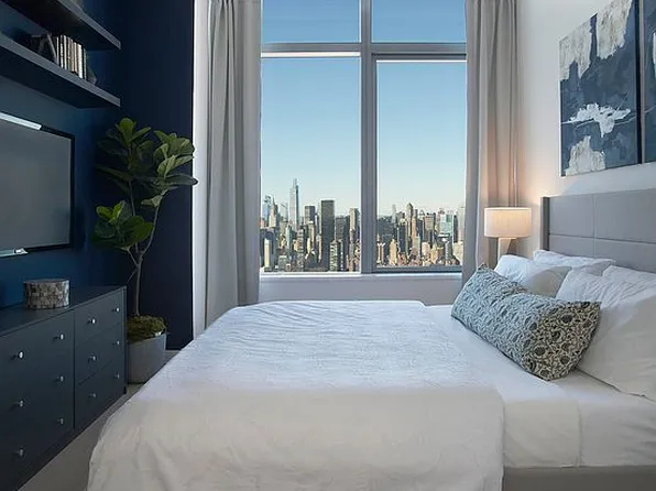 3 Court Sq APT 6011, Long Island City, NY 11101