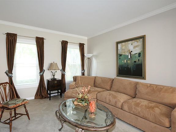 5th image of 4734 Hampton Pond Ln