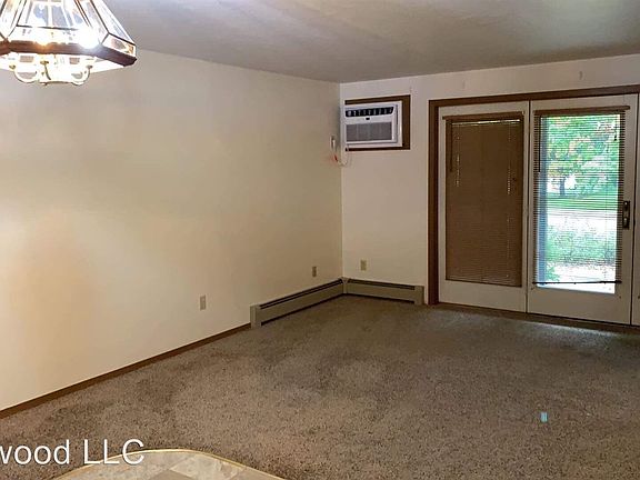 5th image of 1159 Packerland Dr APT 3