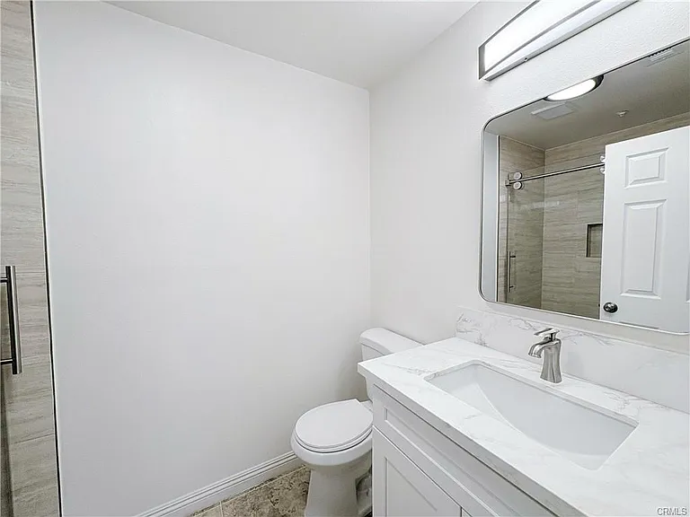 877 S Greenwood Ave — Photo 9