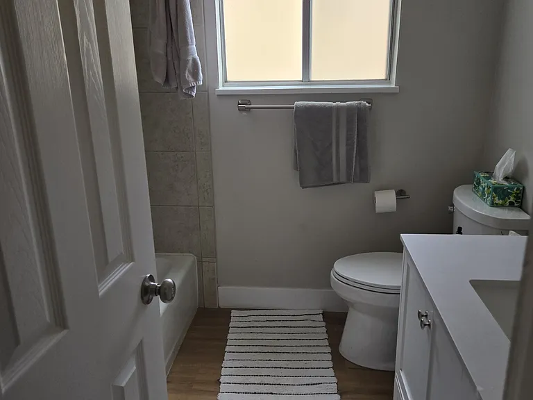 1706 Larch St #1 — Photo 5