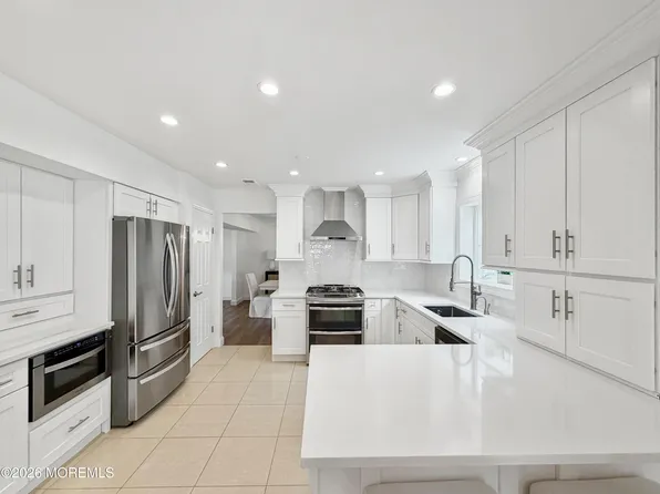 26 Surrey Drive, Old Bridge, NJ 08857