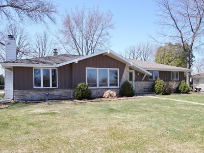 10355 S McGraw Dr, Oak Creek, WI, 53154