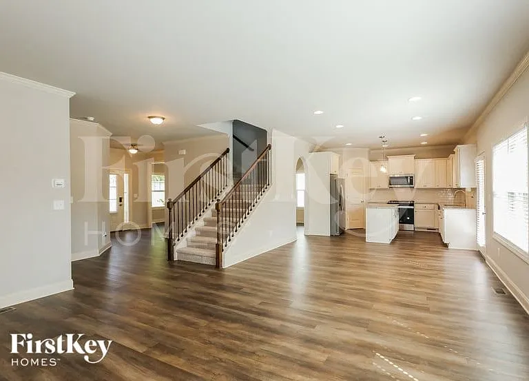 4009 Windsor Trl — Photo 3