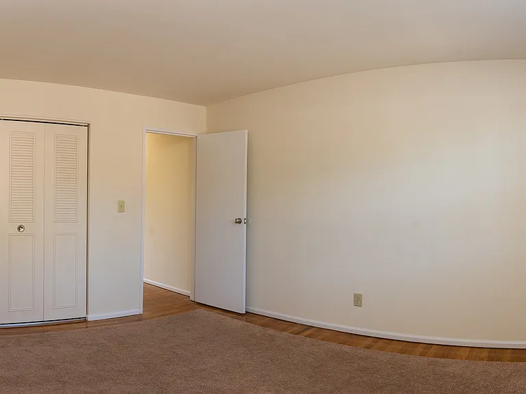 Berdan Court — Photo 6