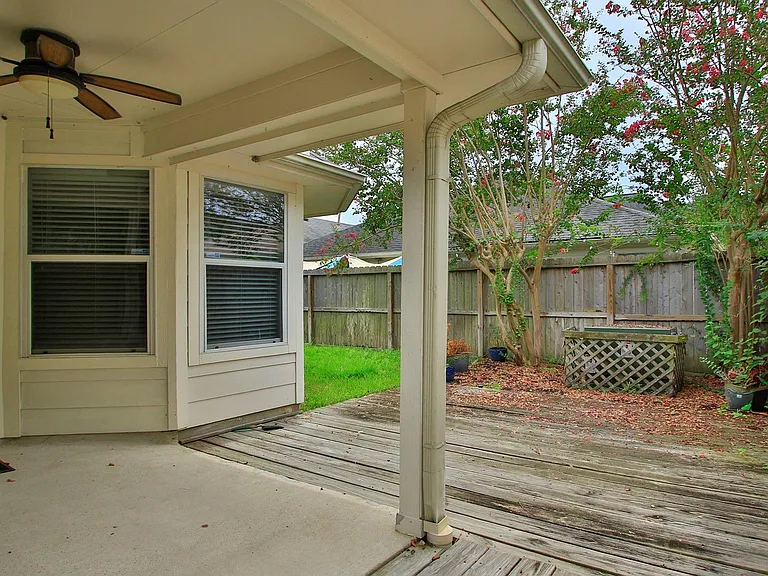 15938 Cottage Ivy Cir — Photo 32