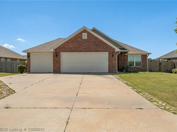 9000 Wildwood Way, Fort Smith, AR 72908