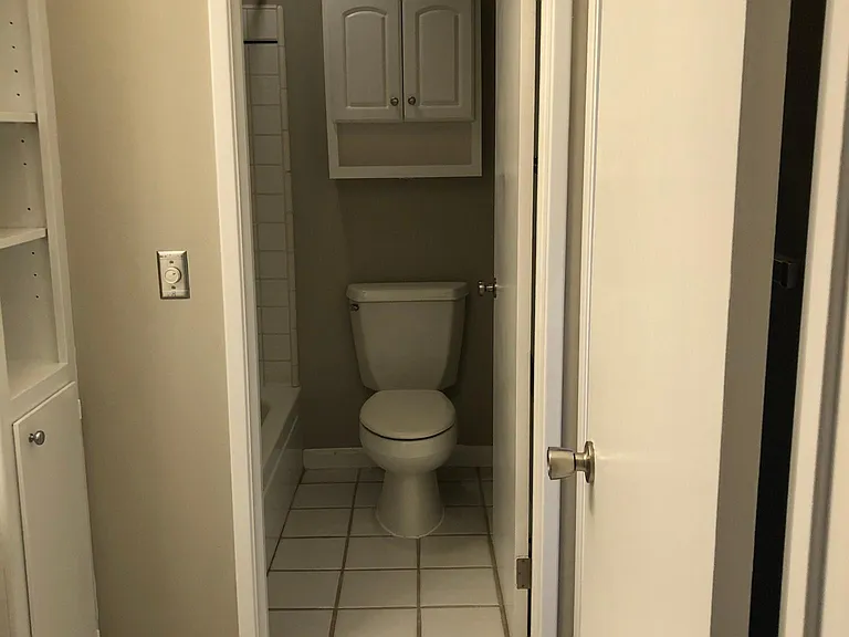 2241 Woodside Ln E #4 — Photo 3