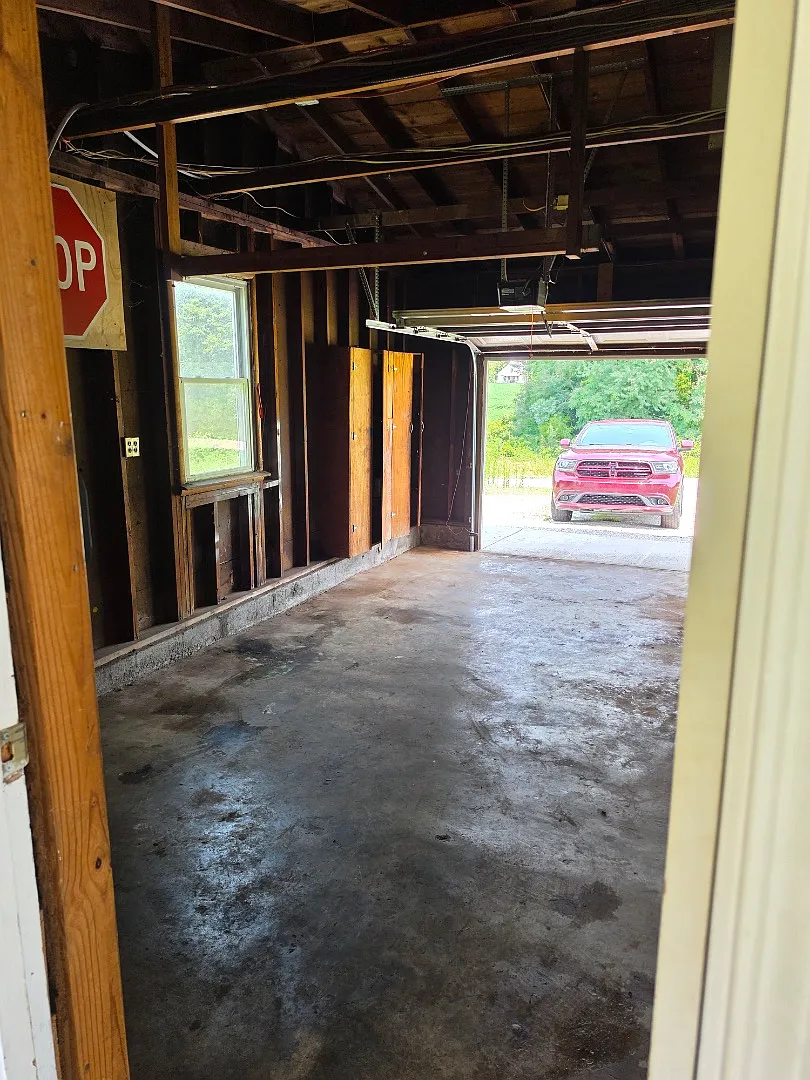 2805 Rhodelia Rd — Photo 4