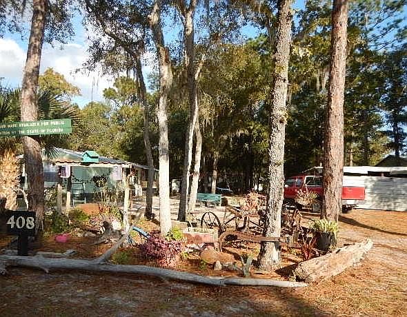1st image of 408 NE Kings Creek Ct