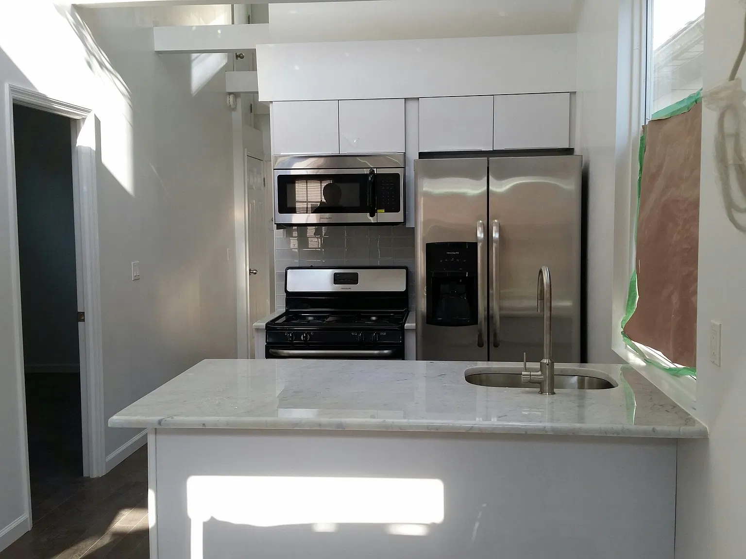 3 bed, 750 sqft, $2,750 — Photo 4