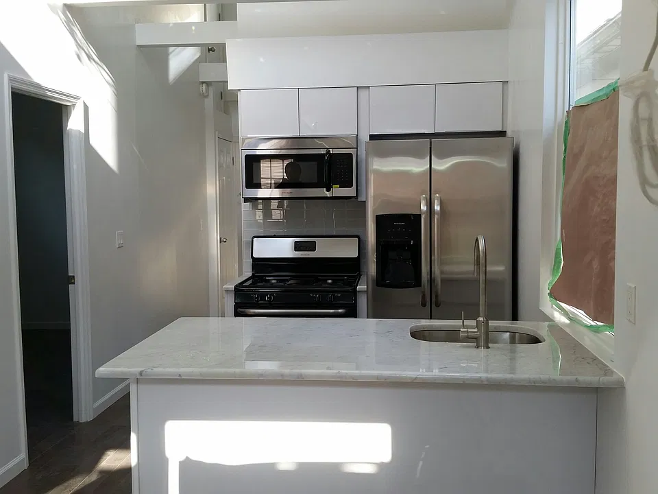 3082 Emmons Ave #29