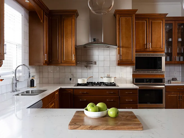645 Kennesaw Ave NE — Photo 8