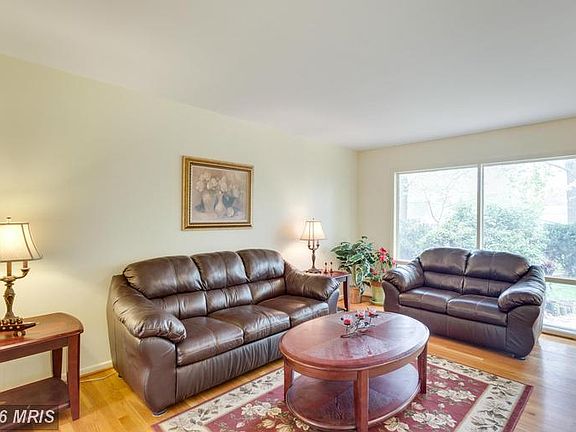 2nd image of 3127 Fair Woods Pkwy