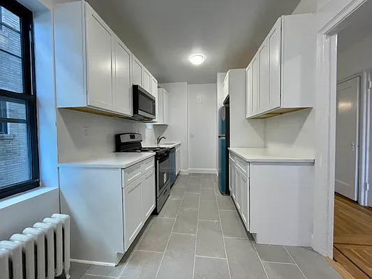 Rented by Bond New York | media 6