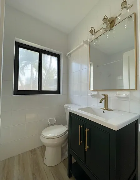 2565 SW 3rd St — Photo 7