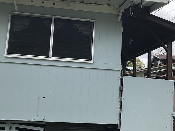 5th image of 2590 Kilauea Ave