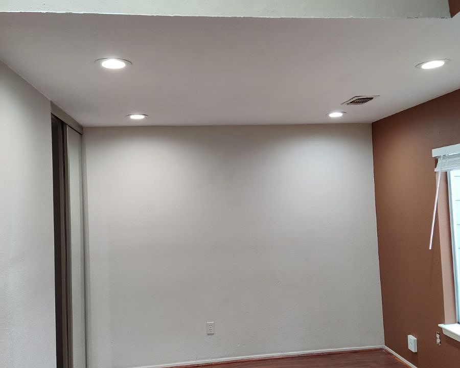 Building Photo 4