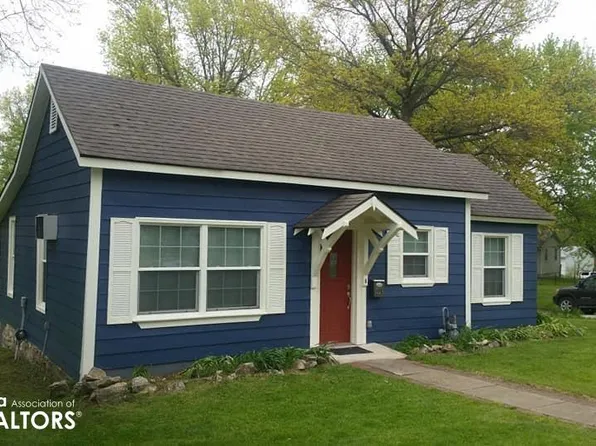 221 S Cherry St, Lamoni, IA 50140