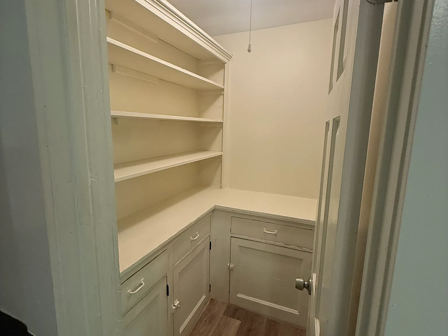 2 bed, 750 sqft, $1,050 — Photo 4