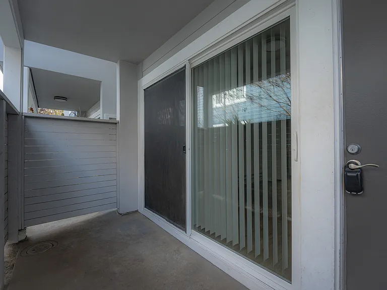 Breakwater 3 Bed, Patio Breakwater 3 Bed, Patio