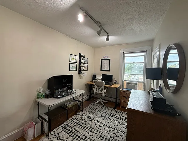 845 E 2nd St #2 — Photo 8