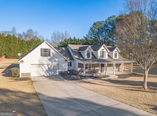 910 Callee Dr, Loganville, GA 30052