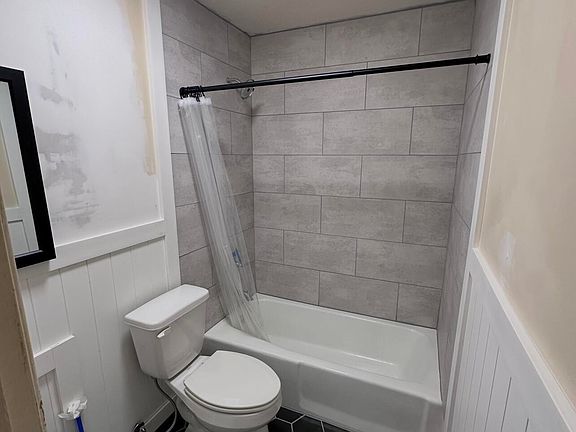 5th image of 1357 2nd St