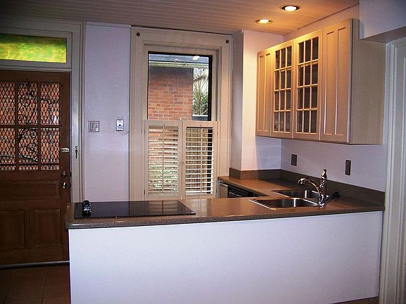 4th image of 907 City Park Ave