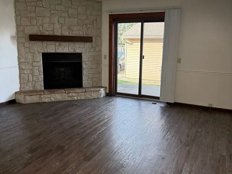 28309-28317 Simmons Rd — Photo 5