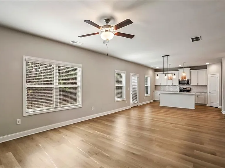 2099 Easterwood Ter — Photo 8