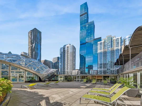 400 E Randolph St APT 1223, Chicago, IL 60601