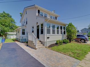 11 Warren St, Keyport, NJ 07735
