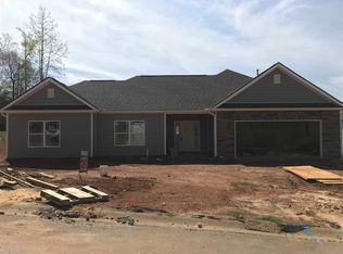 215 Victory Gallop Ln, Boiling Springs, SC 29316