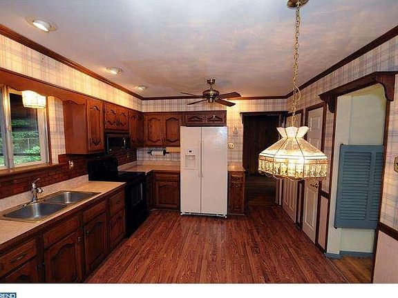 4th image of 2505 Crossgates Dr