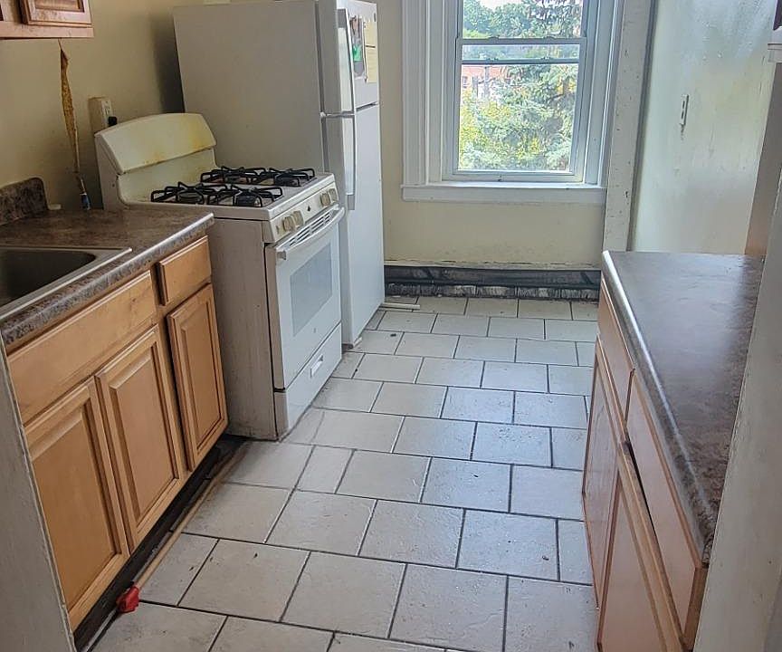 1st image of 703 Howard Ave APT 4-2