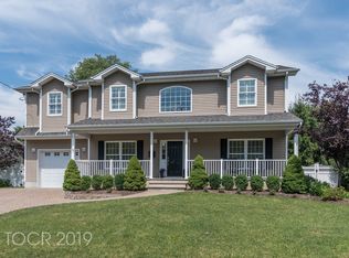 57 Rutgers Dr, Oakland, NJ 07436