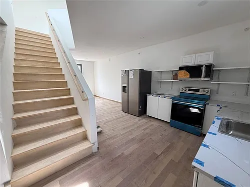536 Smith St Photo 1