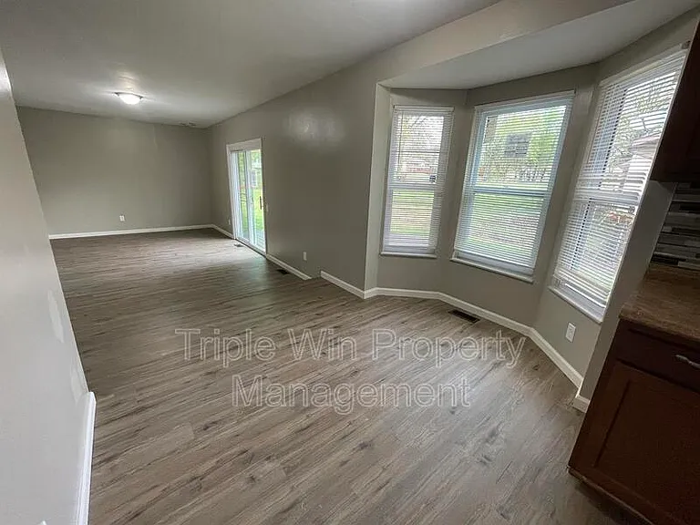 1725 Orletto Way — Photo 15