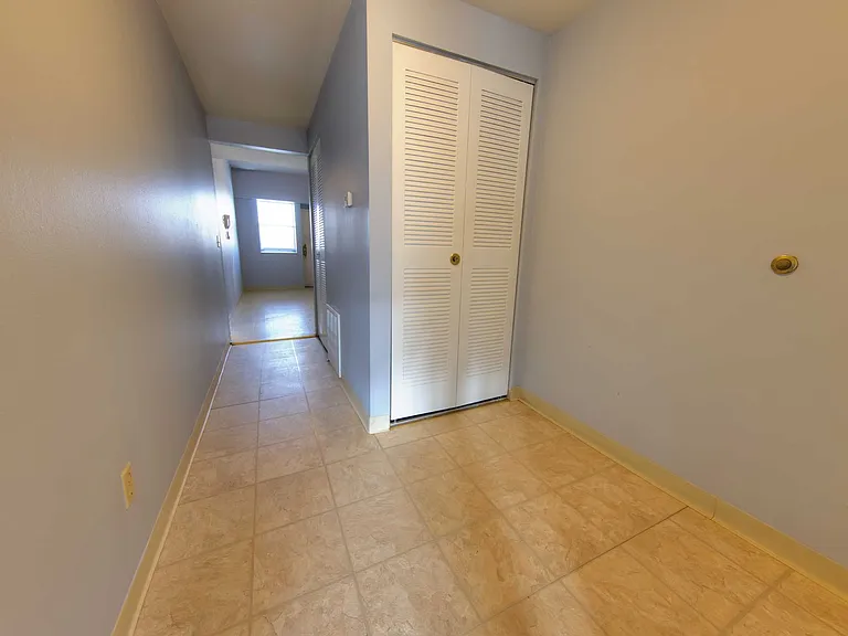 5529 Pershing Ave — Photo 12