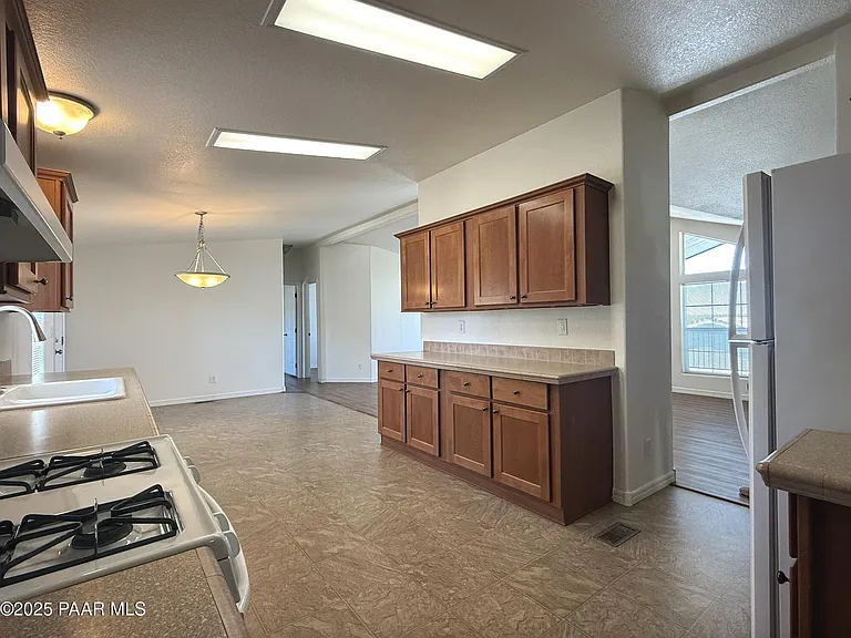 1116 Samantha St — Photo 12