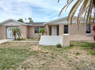 9613 Lakeside Ln, Port Richey, FL 34668