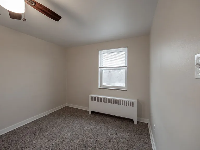 810 Perry Hwy — Photo 8