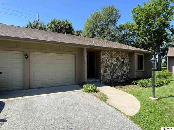 5172 S 150th Plz #2-D, Omaha, NE 68137