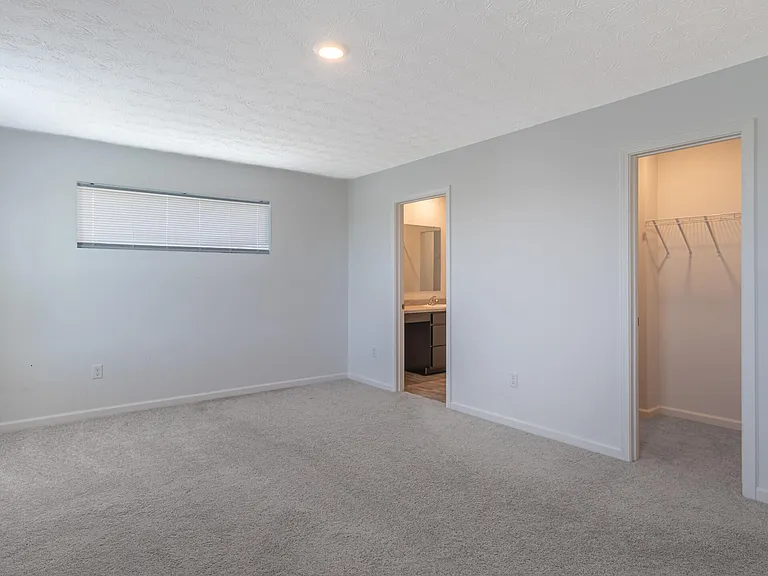 4000 Summit Ct — Photo 13