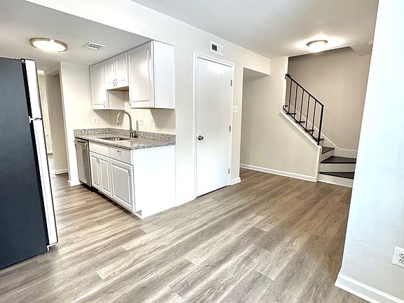 breakfast and hall/entry area view 1